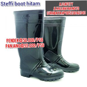 Sepatu boot hitam panjang